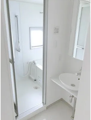 Plaz Tower Higashi Shinjuku Building - Interior - ["White", "Plumbing fixture", "Bathroom"]