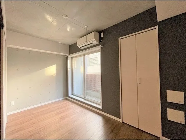 Well Square Ism Hatsudai - Interior - ["Building", "Cabinetry", "Wood"]