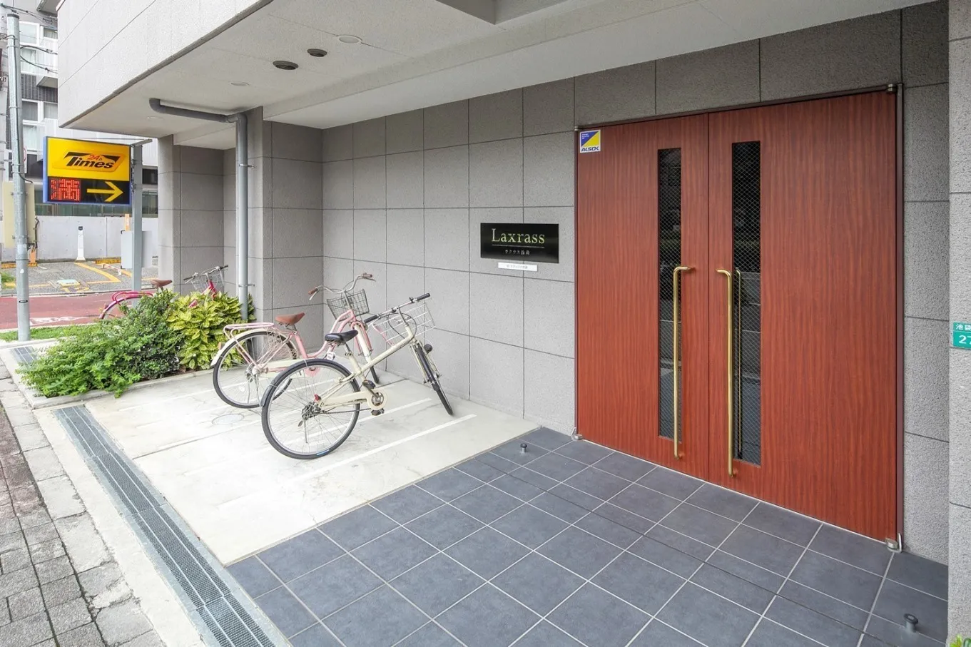 La Class Ikebukuro - Other - ["Bicycle", "Wheel", "Tire"]
