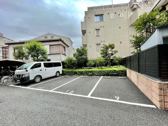 Residia Ikebukuro - Other - ["Wheel", "Tire", "Land vehicle"]