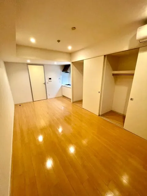 Residia Nishi Azabu - Interior - ["Fixture", "Wood", "Flooring"]