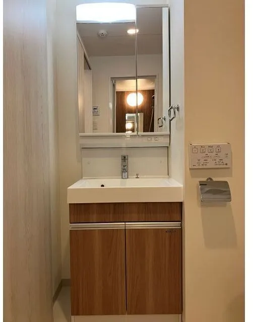 Hiroshin Building - Interior - ["Plumbing fixture", "Bathroom Sink", "Sink"]