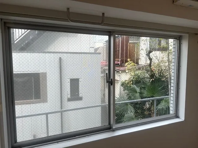 Gala Stage Nakano - Interior - ["Mesh", "Glass", "Window screen"]
