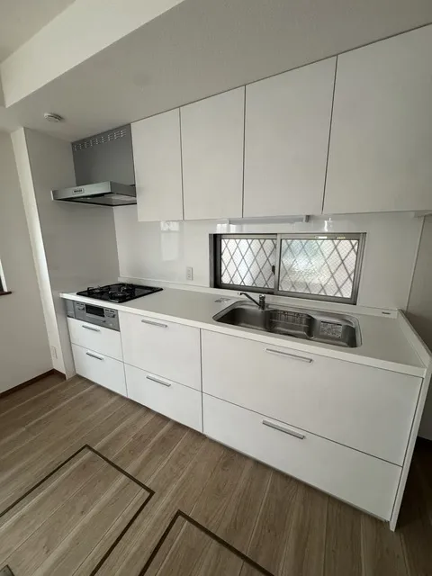 Rosa Terrace - Interior - ["Kitchen", "Countertop", "Kitchen Appliance"]