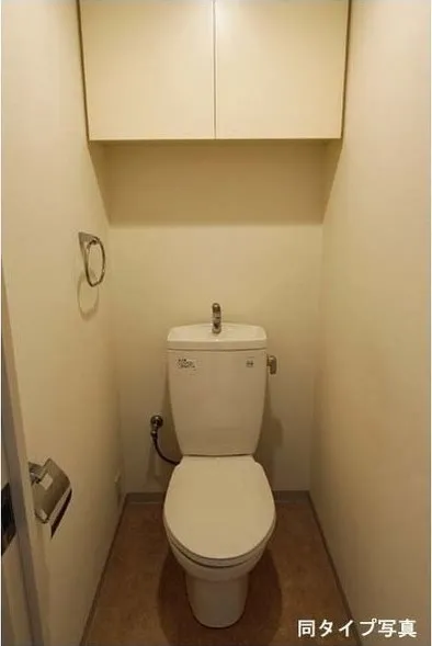 Comforia Honkomagome - Interior - ["Toilet", "Property", "Plumbing fixture"]