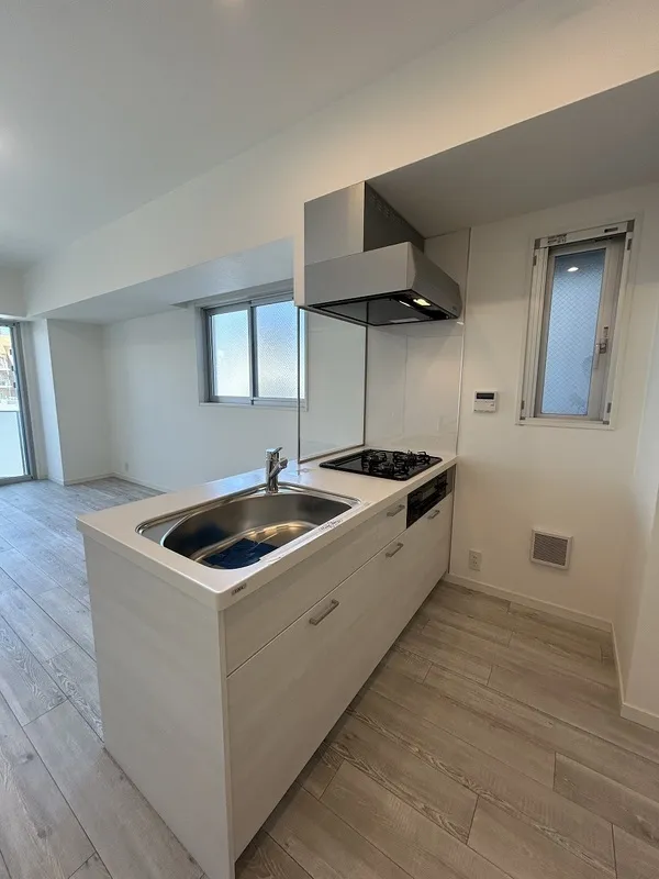 Ayase Platinum Building - Interior - ["Floor", "Flooring", "Countertop"]