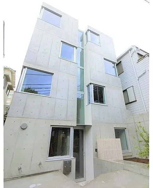 Solana Takanawadai - Exterior - ["Window", "Building", "Sky"]