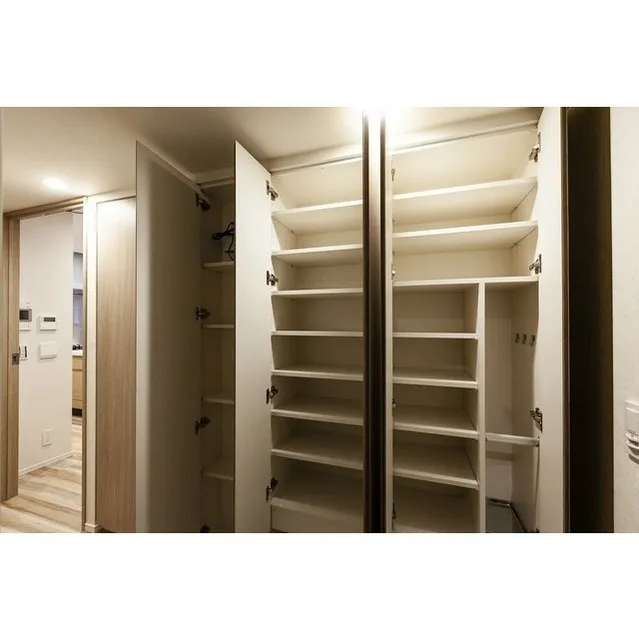 Doue Tsukishima II - Interior - ["Room", "Cupboard", "Furniture"]