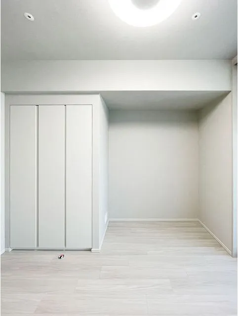 AIFLAT Wakamatsu Kawada - Interior - ["Wood", "Ceiling", "White"]
