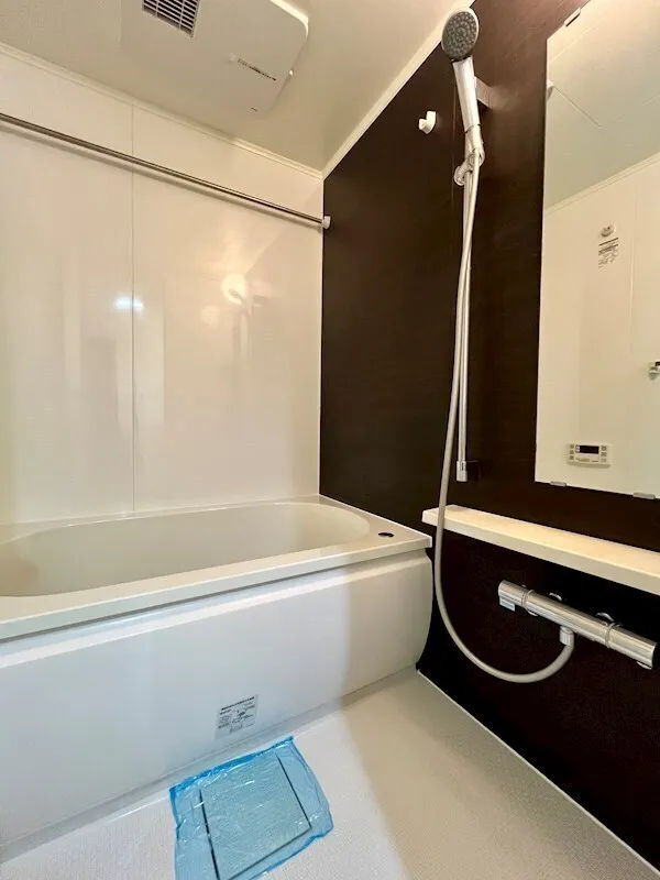 Residia Shibaura - Interior - ["Shower head", "Bathroom", "Plumbing fixture"]