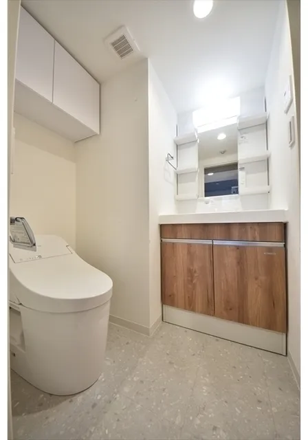 Maison Bellvie Shimokitazawa - Interior - ["Flooring", "Floor", "Plumbing fixture"]