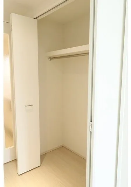 BPR Residence Monzen-Nakacho - Interior - ["Wood", "Flooring", "Floor"]