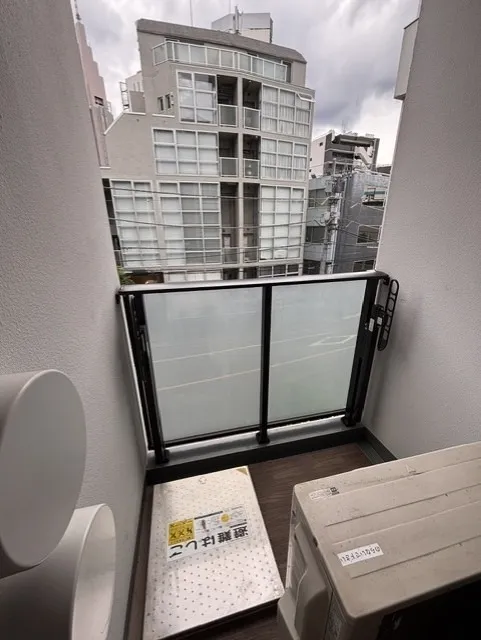 Urban Park Yoyogi - Interior - ["Apartment", "Balcony", "Glass"]