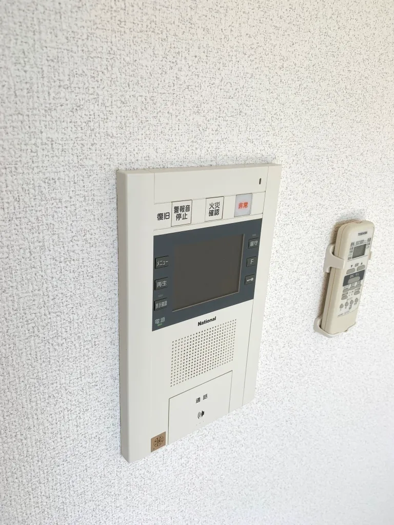 Ecology Toritsu University Residence - Interior - ["Electronic device", "Electronics", "Technology"]