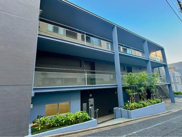 Hiroo Apartment - Exterior - ["Apartment", "Condominium", "Balcony"]