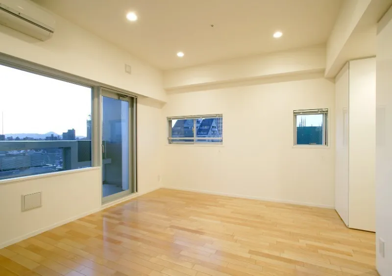 Castalia Otsuka - Interior - ["Building", "Window", "Hall"]