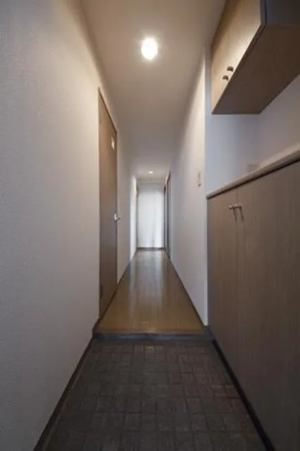 Core City Nakanosakaue - Interior - ["Building", "Fixture", "Wood"]