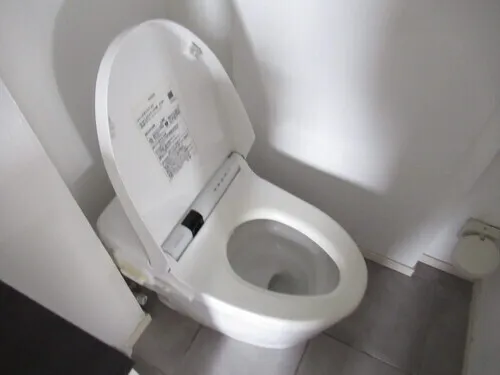 Wakagi Residence No.3 - Interior - ["Toilet seat", "Toilet", "Plumbing fixture"]
