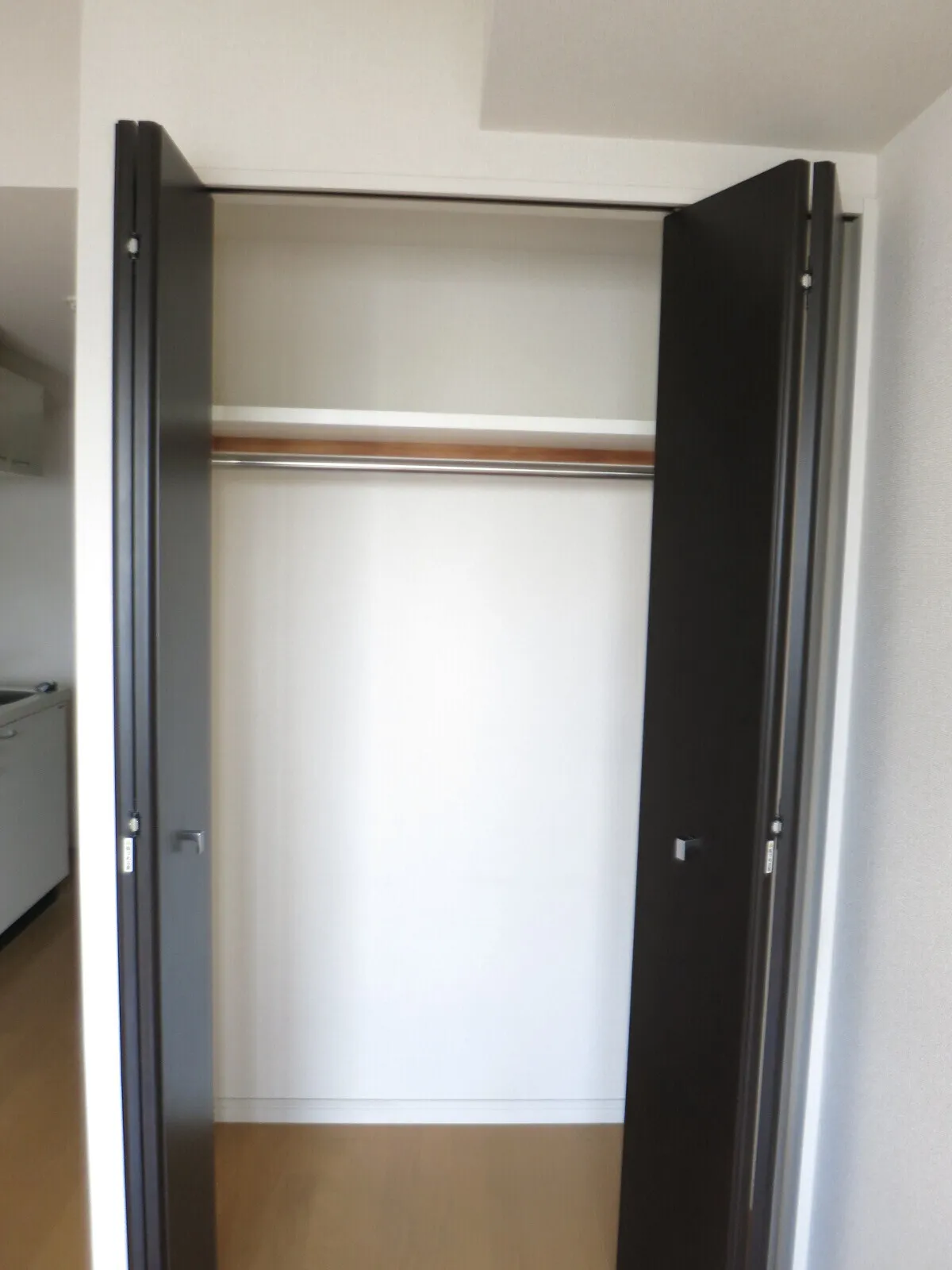 HF Meidaimae Residence - Interior - ["Wood", "Flooring", "Door"]