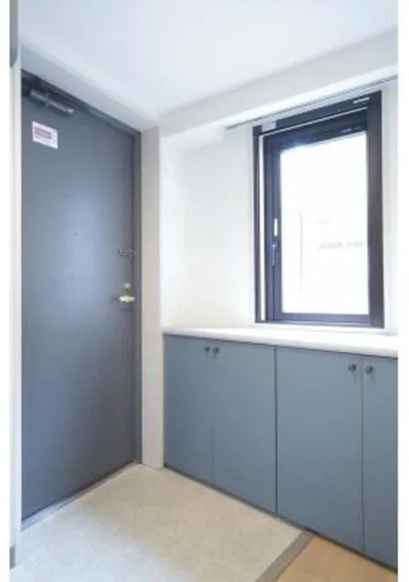 Lapyuta - Interior - ["Flooring", "Floor", "Door"]