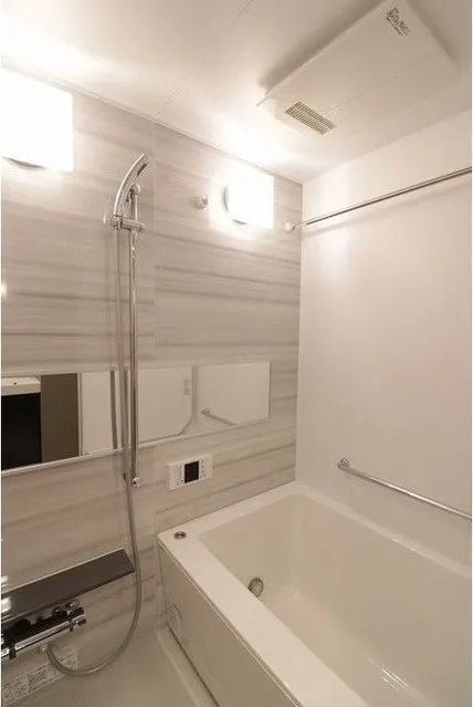 Demes Higashi Shinjuku - Interior - ["Plumbing fixture", "Bathtub", "Building"]