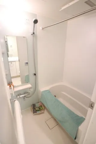 Prime Urban Ichigaya Nakanocho - Interior - ["Bathtub", "Plumbing fixture", "Building"]