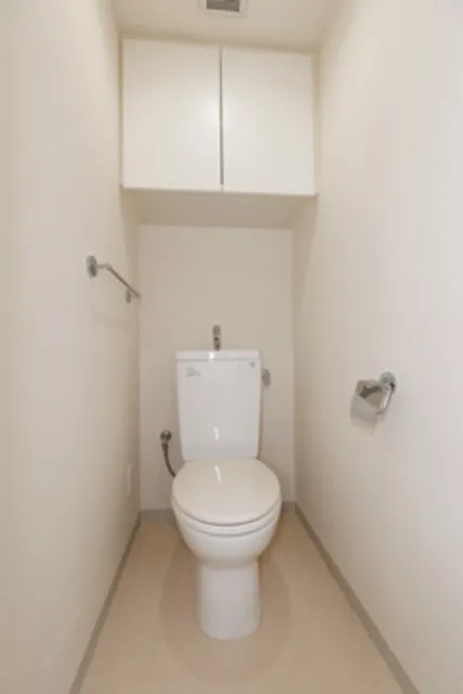 Park Axis  Akasaka Tangozaka - Interior - ["Toilet seat", "Toilet", "Building"]