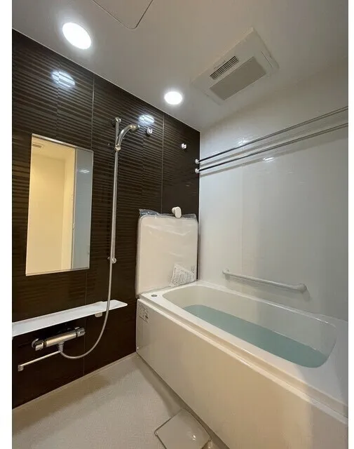 Comforia Liv Hirai MUTIO - Interior - ["Plumbing fixture", "Flooring", "Floor"]