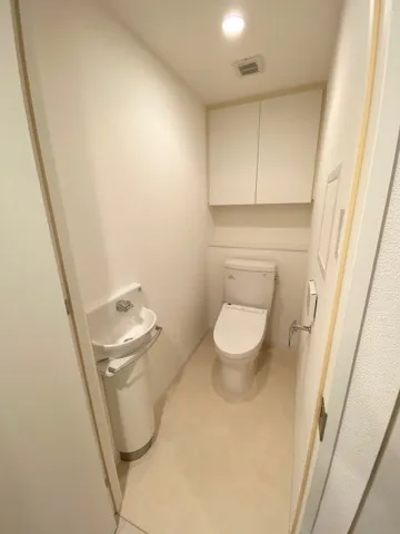 Prime Urban Ichigaya Nakanocho - Interior - ["Floor", "Flooring", "Toilet seat"]