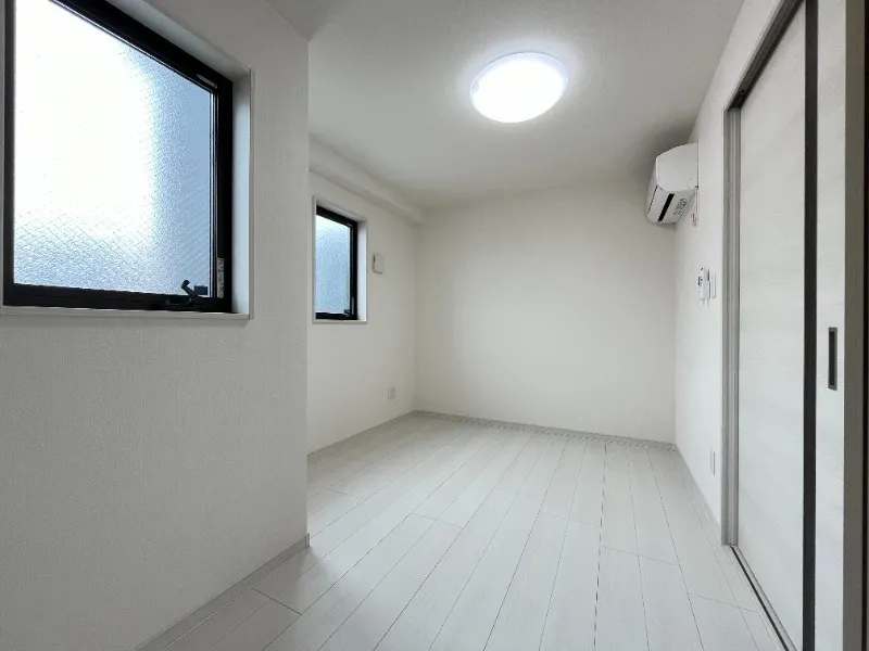 Mare Nishi-Sugamo - Interior - ["Wall", "Flooring", "White"]