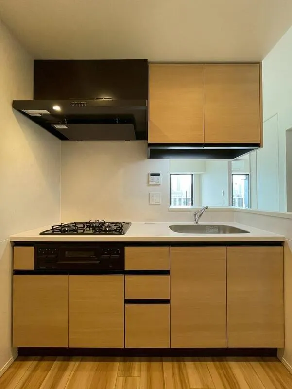 Wellis Urban Suitengumae - Interior - ["Flooring", "Kitchen", "Cabinetry"]