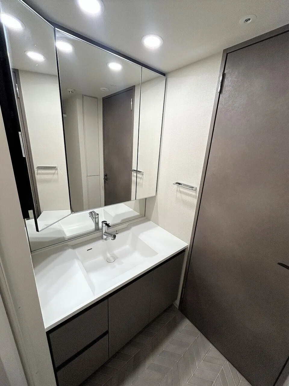 Blanchiesta Kiba - Interior - ["Flooring", "Floor", "Bathroom cabinet"]
