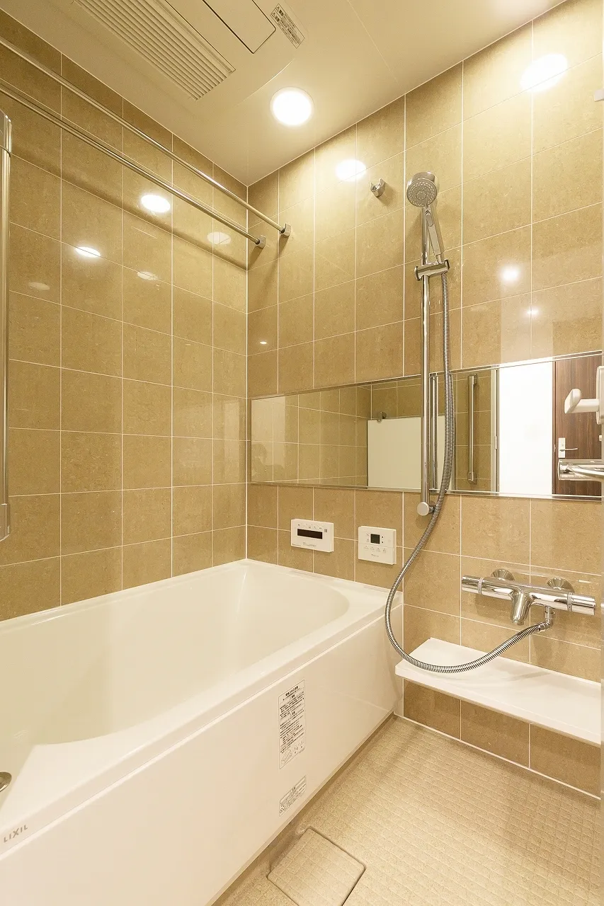 La Tour Shinjuku Garden - Interior - ["Bathroom", "Property", "Room"]