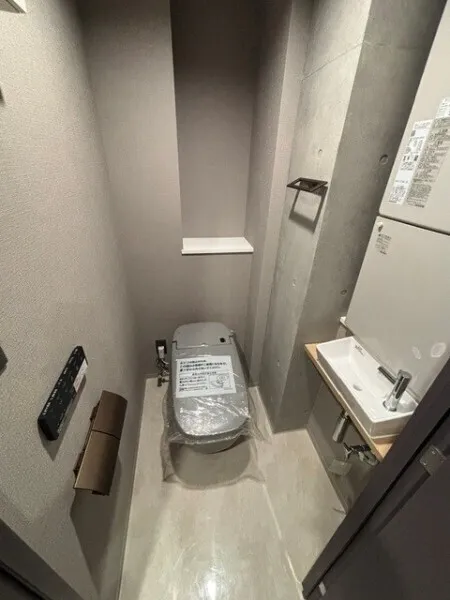 EXAM AKASAKA - Interior - ["Toilet", "Toilet seat", "Plumbing fixture"]