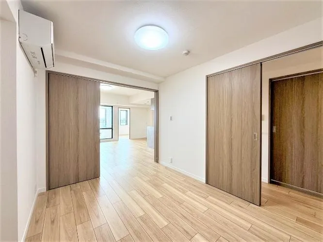 Rene Warabi Building No. 2, Room 807