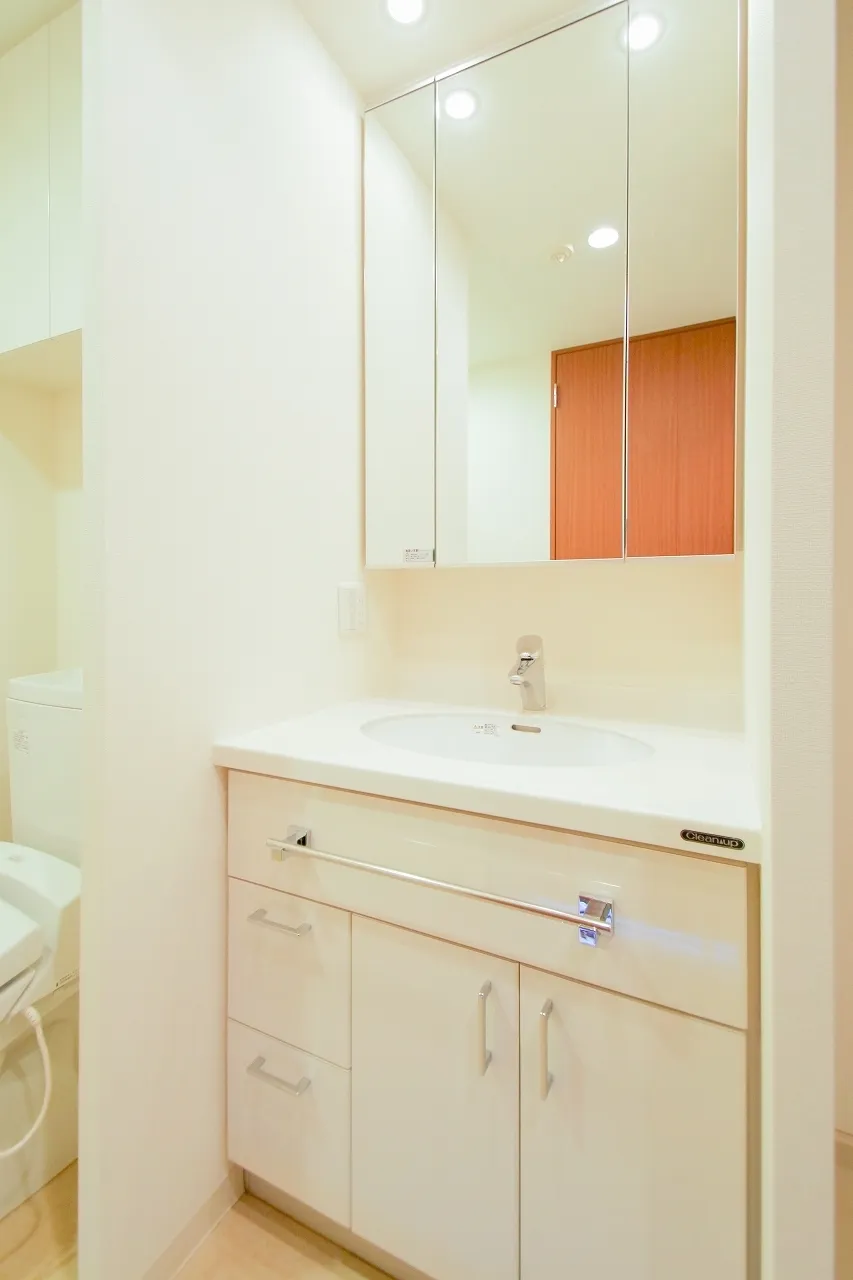 Platine Shinjuku Shintoshin - Interior - ["Room", "Property", "Furniture"]