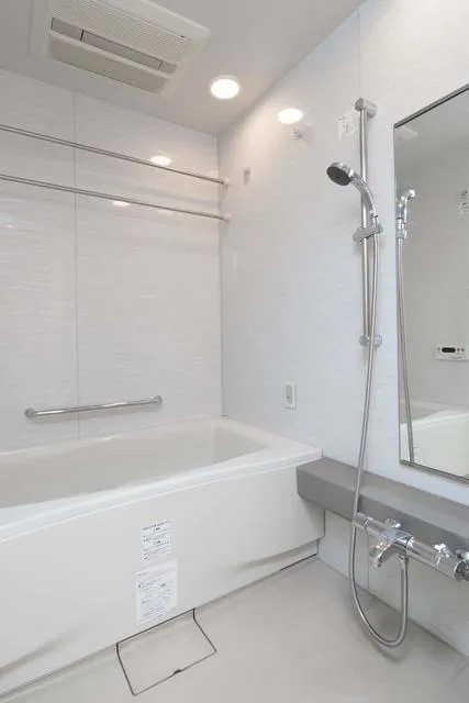 Shirokane Tower - Interior - ["Plumbing fixture", "Bathtub", "Shower head"]