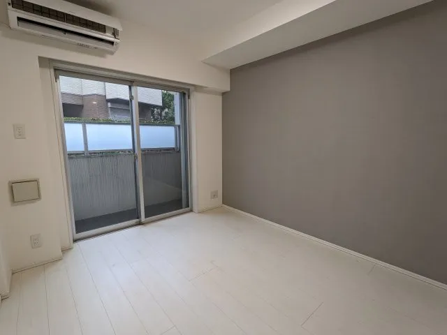 Premium Cube Osaki - Interior - ["Flooring", "Floor", "Ceiling"]