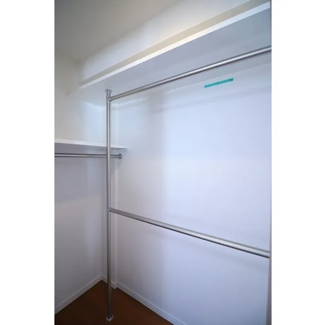 Comforia Fudomae - Interior - ["Fixture", "Automotive exterior", "Cabinetry"]