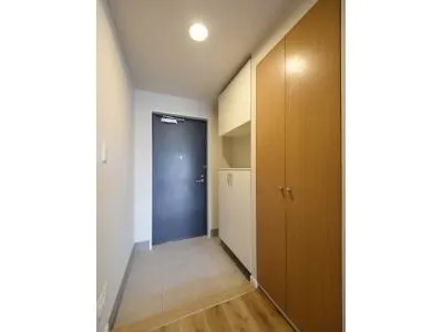 River City 21 East Towers II - Interior - ["Building", "Door", "Fixture"]