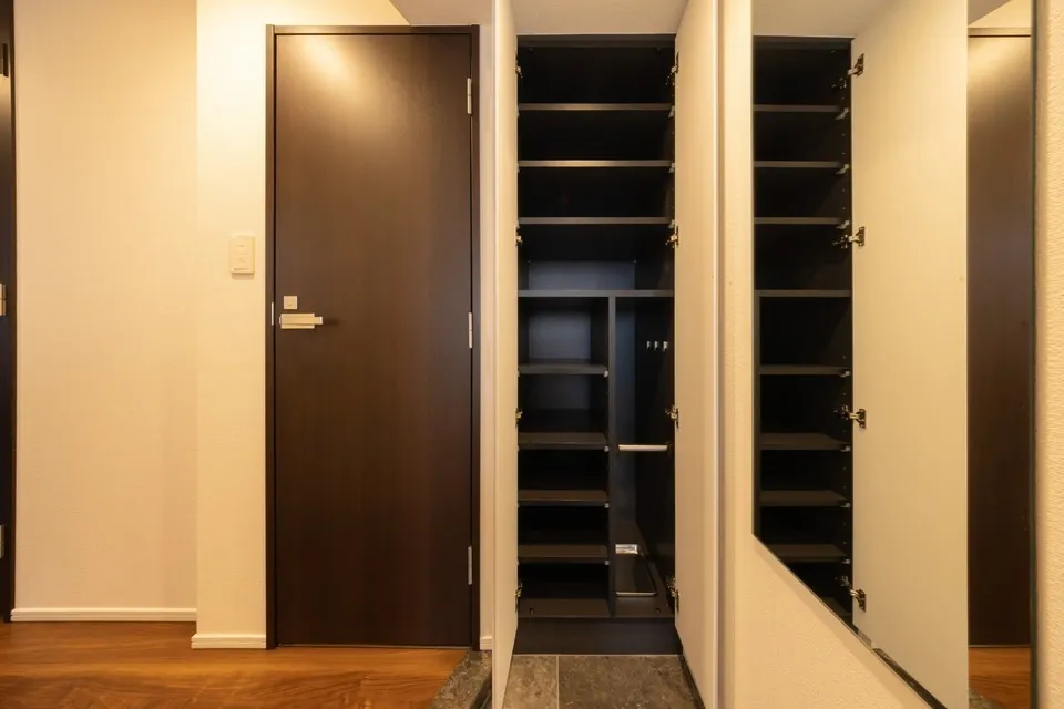 Hmlet Azabu-Juban II - Interior - ["Flooring", "Wood", "Interior design"]