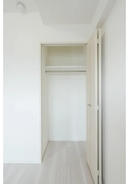 Comforia Live Kiba - Interior - ["Fixture", "Wood", "Building"]