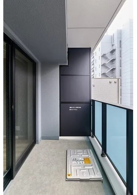 Lefon Progres Akabane Marks - Interior - ["Glass", "Apartment", "Daylighting"]