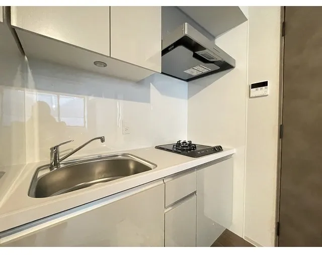 Well Square Yawata-Yama - Interior - ["Kitchen", "Major appliance", "Flooring"]
