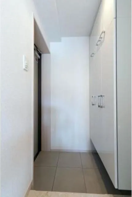 Giglio Jyugaoka - Interior - ["Building", "Door", "Fixture"]