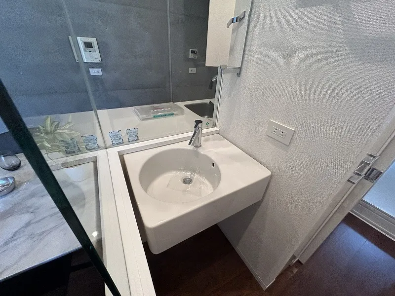 Arden Shiba Park - Interior - ["Bathroom", "Plumbing fixture", "Bathroom Sink"]