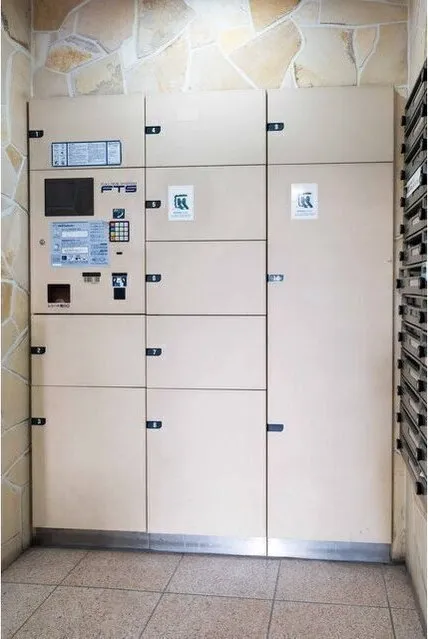 Grand Casa Shinjuku Gyoen - Other - ["Locker", "Wood stain", "Plywood"]