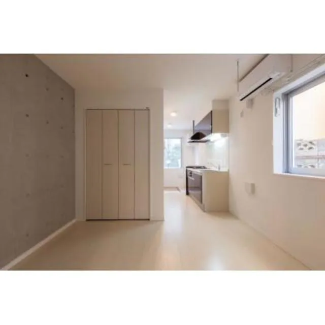 Priere Suwa - Interior - ["Building", "Window", "Fixture"]