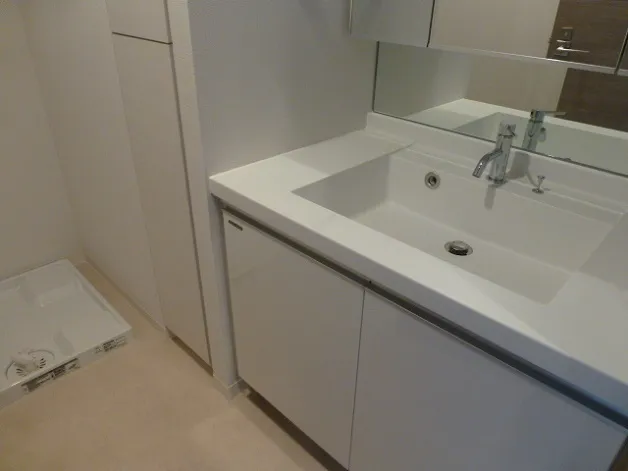 RESIDIA Nakanobu II - Interior - ["Bathroom Sink", "Flooring", "Plumbing fixture"]