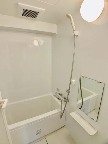 La Flats - Interior - ["Bathroom", "Room", "Property"]